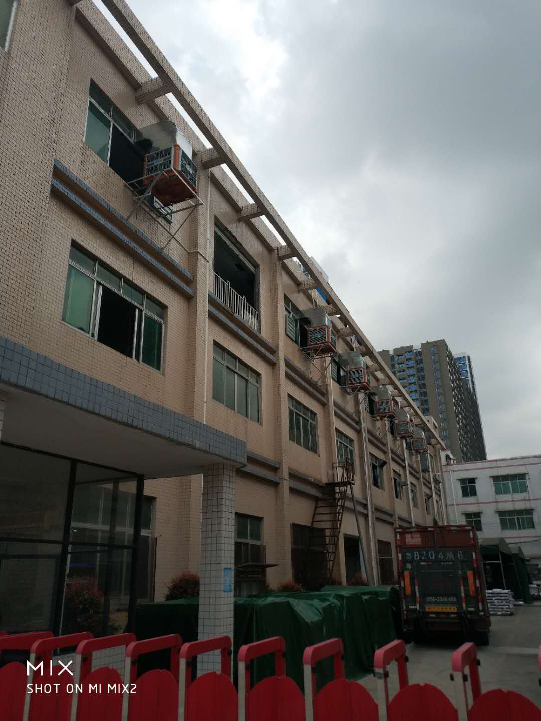 如何給高溫車間通風(fēng)降溫？