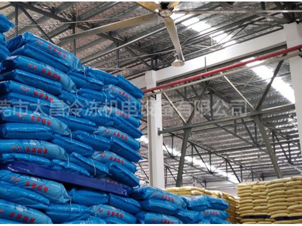 高大空間通風降溫一定要用工業(yè)大風扇,用了才知道效果這么好！